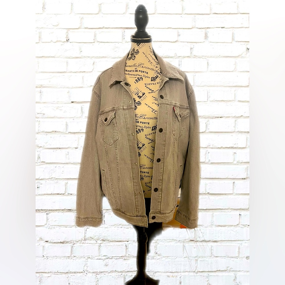 Levi’s grey denim jacket with black and grey plaid interior